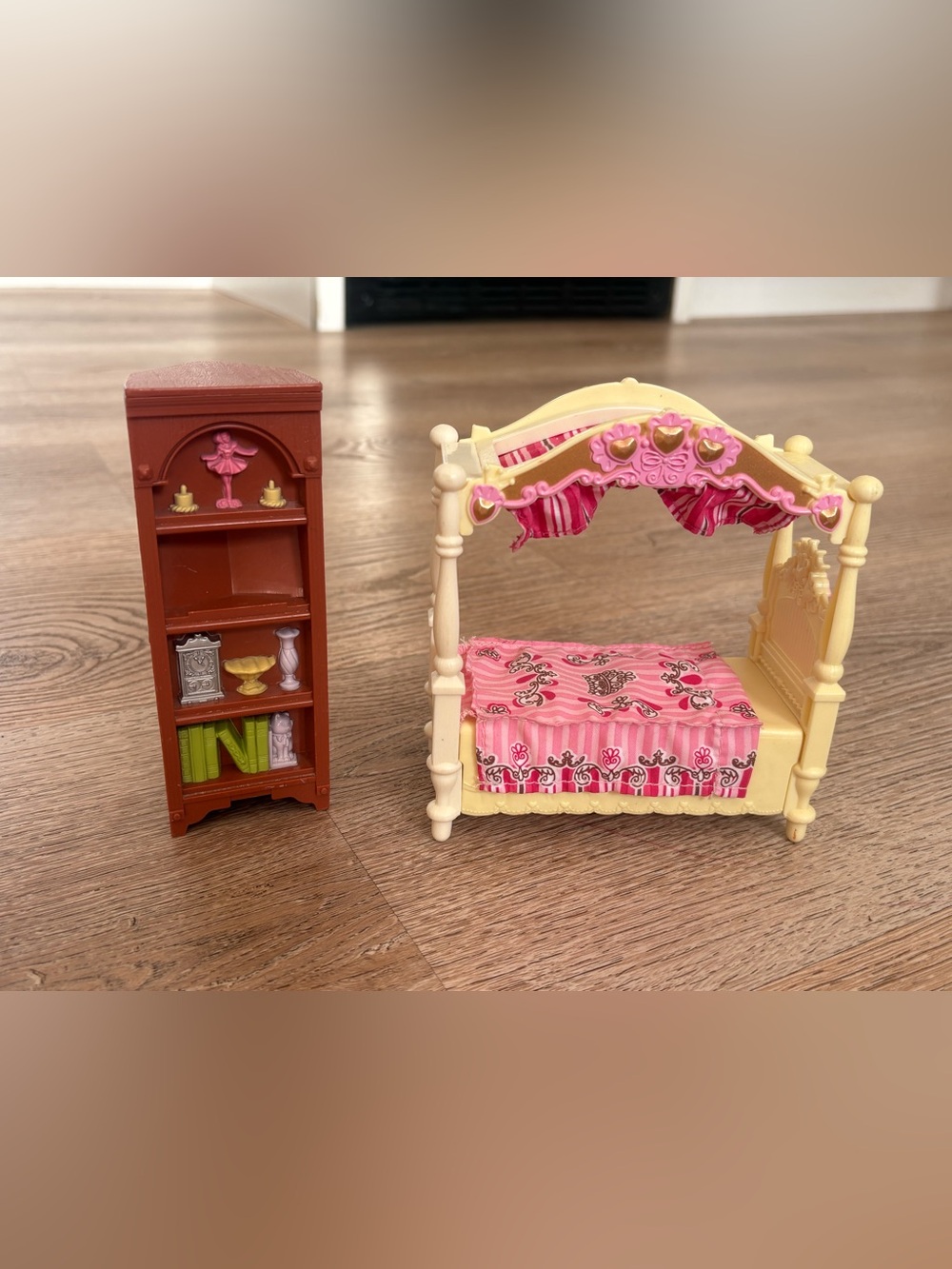 Fisher-Price Loving Family Princess Canopy Bed & Bookcase Dollhouse Furniture 09